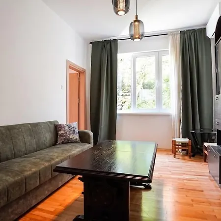 Spacious 2br Metro, South Park & Park Center Apartament