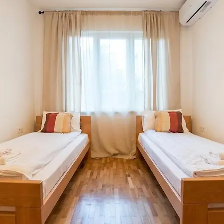 Apartament Spacious 2br Metro, South Park & Park Center