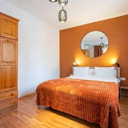 Apartament Spacious 2br Metro, South Park & Park Center *